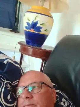 Cam4 Live Sex Cam of charlemagne18