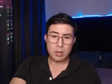 Chaturbate Watch Live Sex Cams of andrewmhilton_
