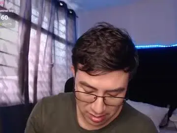 Chaturbate Free Porn Cam of andrewmhilton_