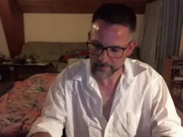 Chaturbate Adult Video Chat of supersquirrel81
