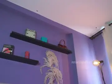 Chaturbate Live Sex Cam of roselinedior