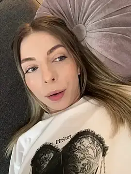 Stripchat Live Sex of Mia_Ethan