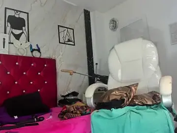 Stripchat Live Sex Cam of Kazsandraa