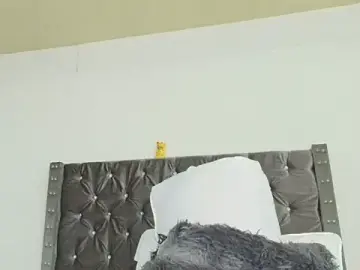 Stripchat Sex Cam of Melanyy_Miller