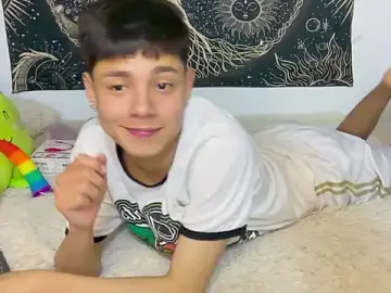 Stripchat Free Live Porn of Andy_Belier23