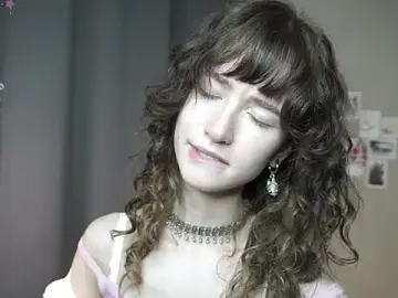 Stripchat Live Sex of DellaLeck