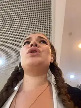 Stripchat Free Live Porn of Holy_Tereza