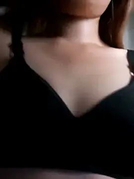 Stripchat Live Porn of HoaHongXanh22