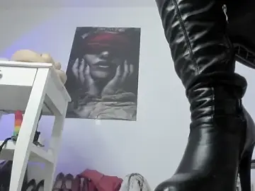 Stripchat Free Live Porn of Sarah_Mistress_
