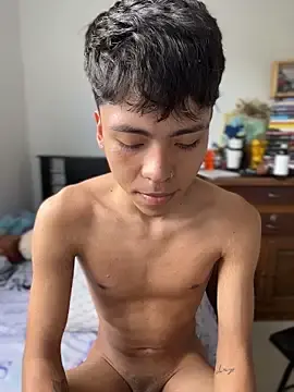 Stripchat Adult Webcam of MaxiWildd