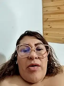 Stripchat Nude Webcam of AlexxiaaMat