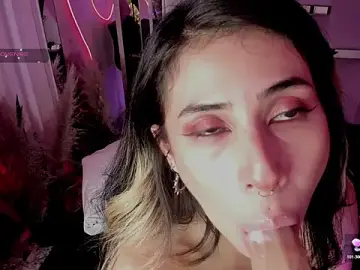Stripchat Sex Cam of Sara_Foxx1