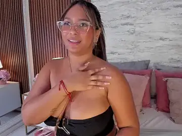 Stripchat Free Live Porn of MadisonHunter2024