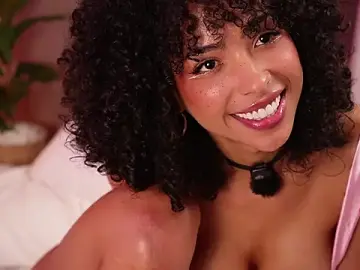 Stripchat Nude Webcam of OSHUN_