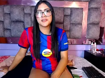 Stripchat Nude Webcam of Holly_Watson_