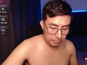 Stripchat Free Porn Cam of andrewmhilton_
