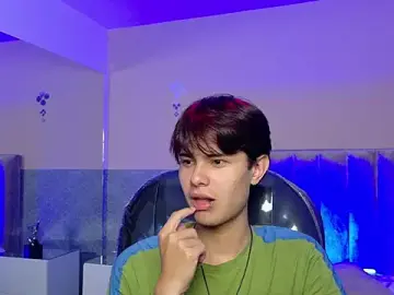 Stripchat Live Porn of Derek_Sinn