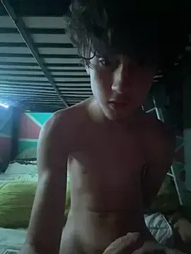 Stripchat Free Porn Cam of Golden_Mesto