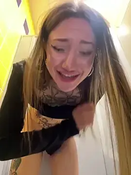 Stripchat Watch Live Sex Cams of SaintSquirt