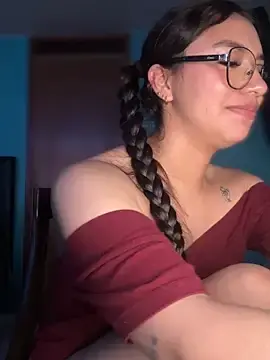 Stripchat Sex Cam of CocoaGigiMuse