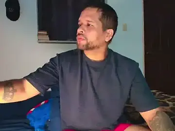 Stripchat Nude Webcam of LucasGaeel