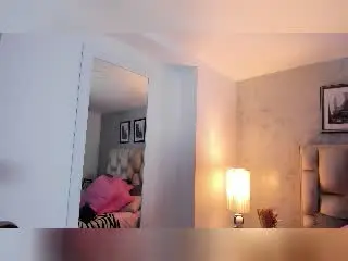 Xlovecam Watch Live Sex Cams of SyraPalmer