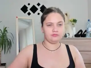 Xlovecam Adult Webcams of Madrinia