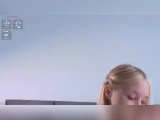 Xlovecam Private Sex Chat of SoftAngelxKisses