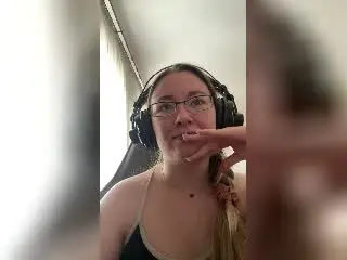 Xlovecam Live Sex of Meeranda